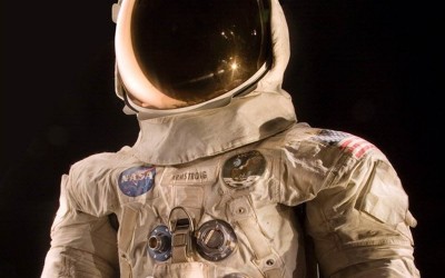 Smithsonian launches crowdfunding for Armstrong’s spacesuit restoration